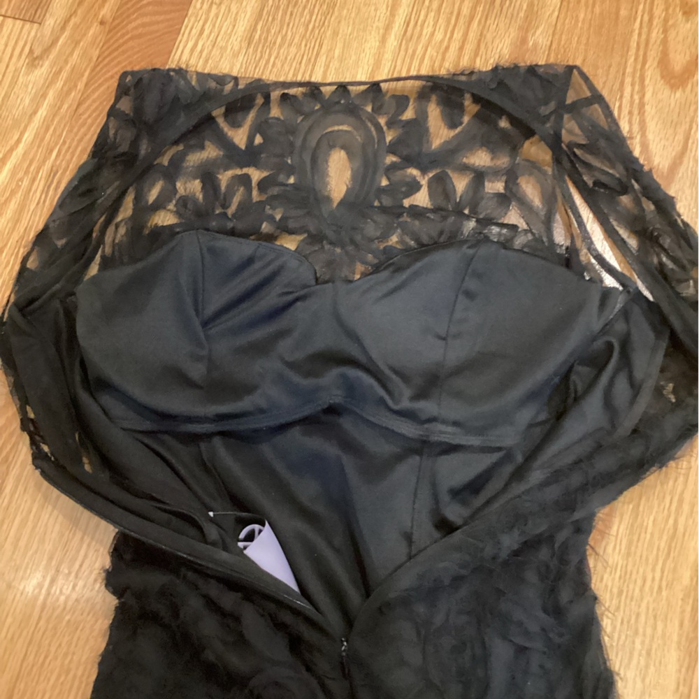 Elegant Black Lace Evening Gown⭐️ - Picture 8 of 11